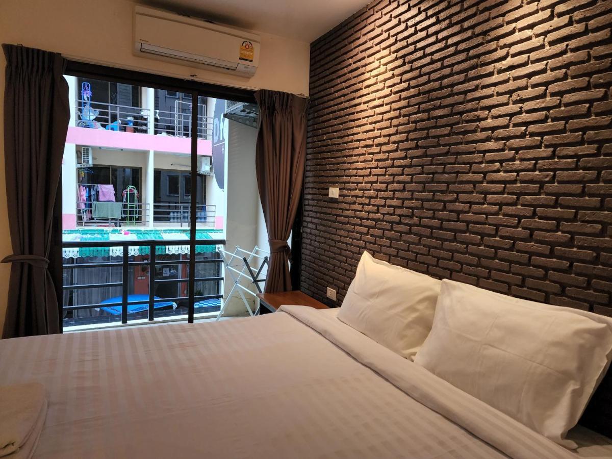 Dfeel House Hostel Patong Exterior photo